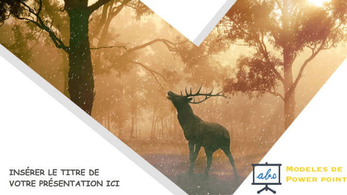 Modèle Powerpoint : Paysage de forêt sauvage et un cerf rouge dans la brume